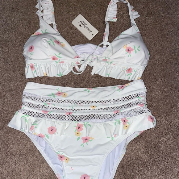 Brand new swimsuit! - Picture 1 of 3